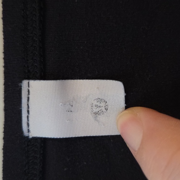 Lululemon Back In Action Tee - Picture 5 of 5